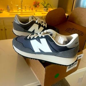 New Balance 237